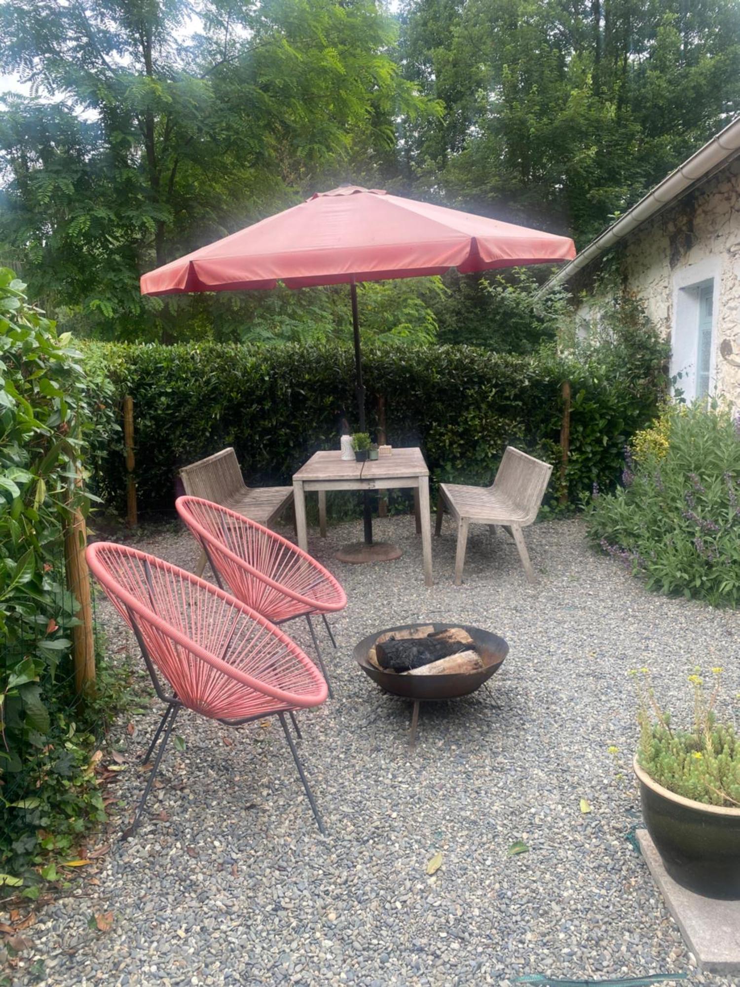 Gites Libellule At Auberge De L'Arac, Bar, Restaurant Aleu Exterior photo